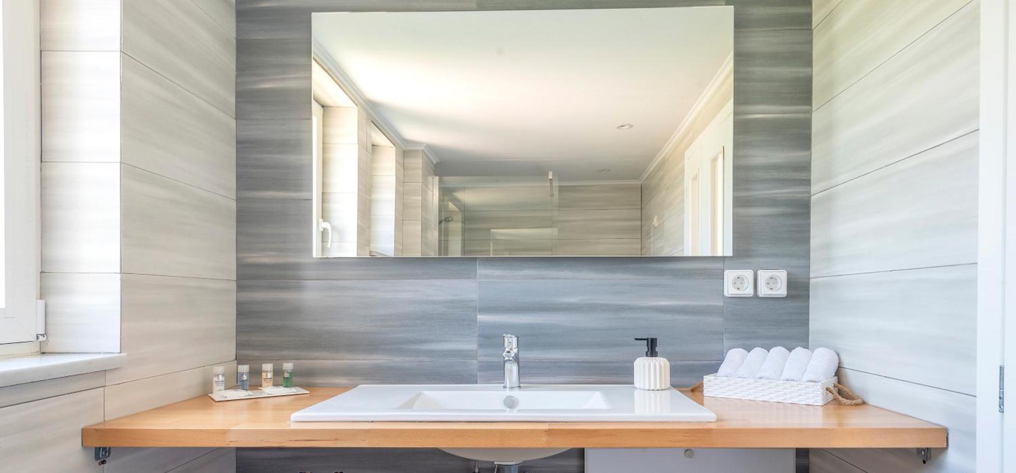 Alma Hills Gialova Apartment Luaran gambar
