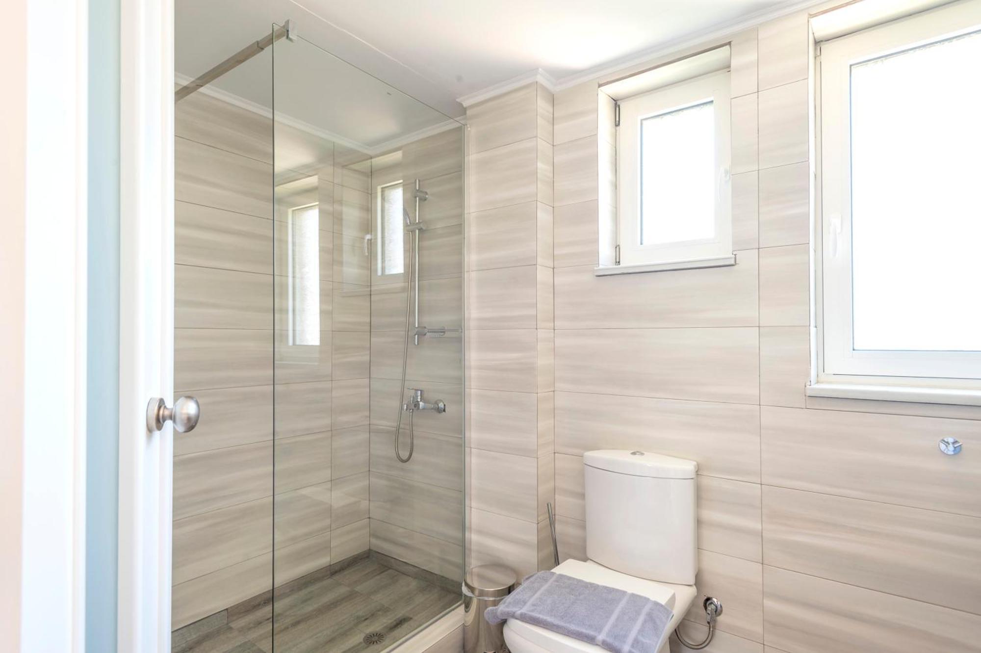 Alma Hills Gialova Apartment Luaran gambar