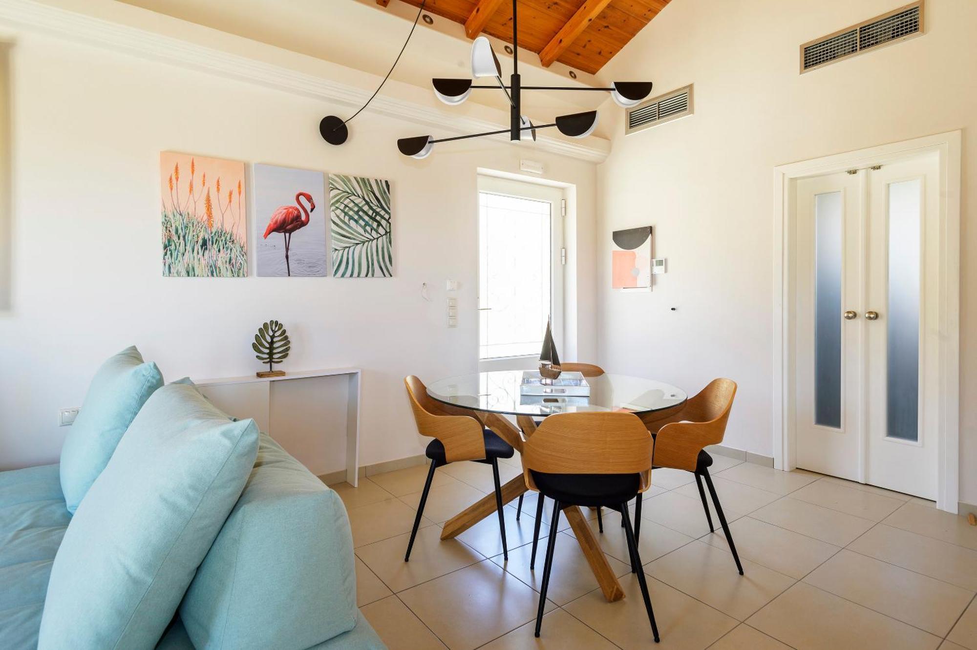Alma Hills Gialova Apartment Luaran gambar