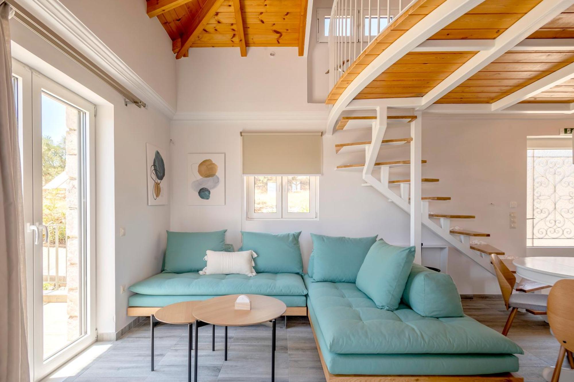 Alma Hills Gialova Apartment Luaran gambar